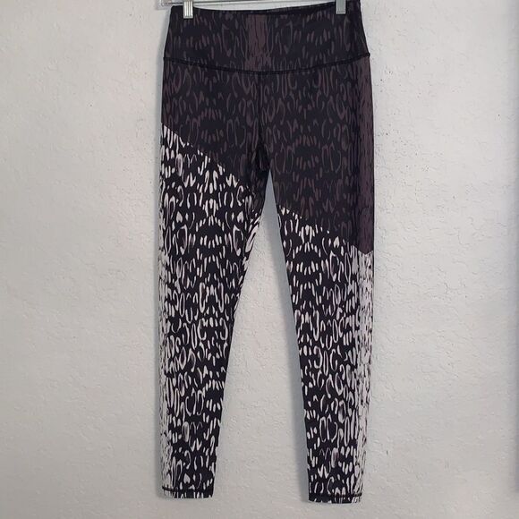 Victoria’s Secret Sport Cheetan Black White Knockout Tight Leggings Pants Size M - Picture 1 of 9
